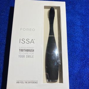 Issa by Foreo TOOTHBRUSH